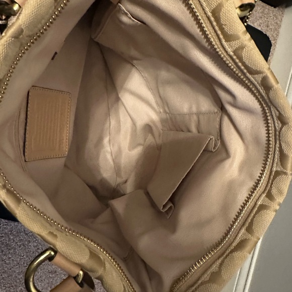 Coach tan signature with green strip, great condition. - Picture 4 of 4